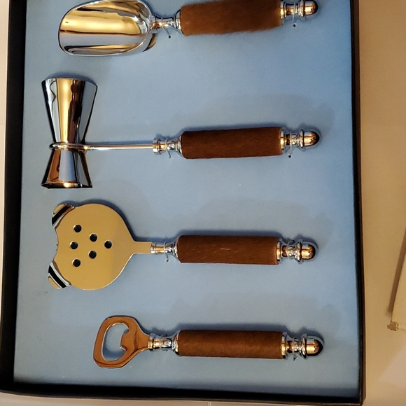 Bar Accessories - Picture 2 of 3